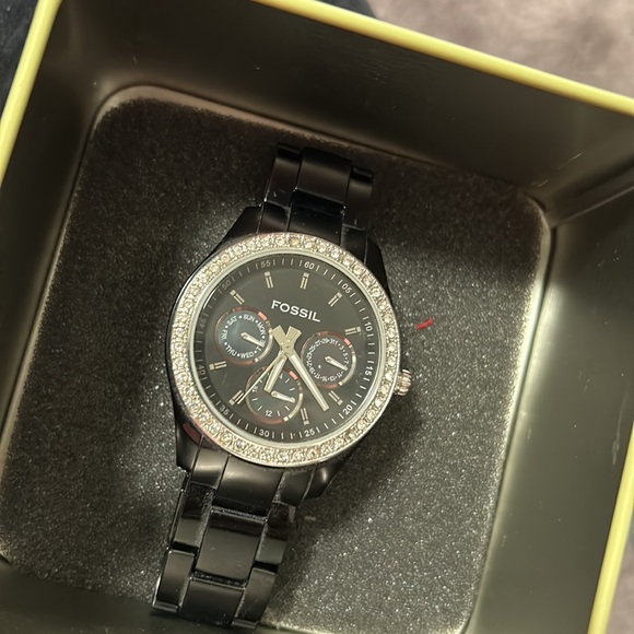 Great Condition Fossil Watch - Picture 2 of 4